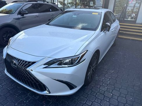 Used 2024 Lexus ES 250 w/ Premium Package AWD/4WD image 1