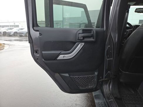 Used 2016 Jeep Wrangler Unlimited Sahara w/ Dual Top Group image 12