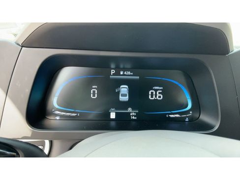 Used 2026 Hyundai Elantra SE FWD image 11