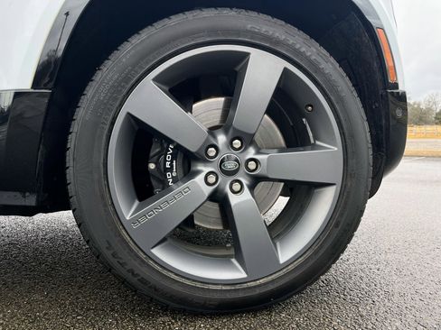 Used 2023 Land Rover Defender 110 image 58