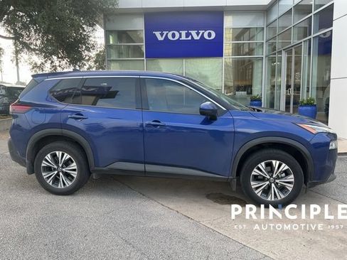 Used 2021 Nissan Rogue SV FWD image 3