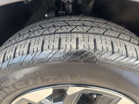 Certified 2025 Kia Sorento S w/ Panoramic Sunroof Package image 40