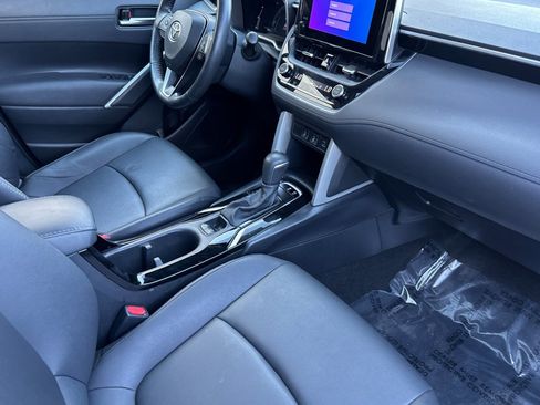 Certified 2023 Toyota Corolla Cross XLE image 22