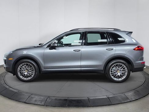 Used 2016 Porsche Cayenne S AWD/4WD image 2