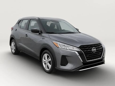 Used 2021 Nissan Kicks S FWD image 1