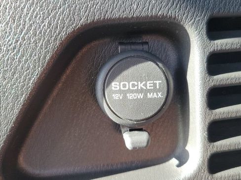 Used 2024 Nissan Armada SV AWD/4WD image 19
