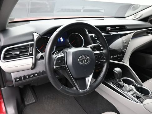 Used 2018 Toyota Camry XSE w/ Driver Assist Package FWD image 13