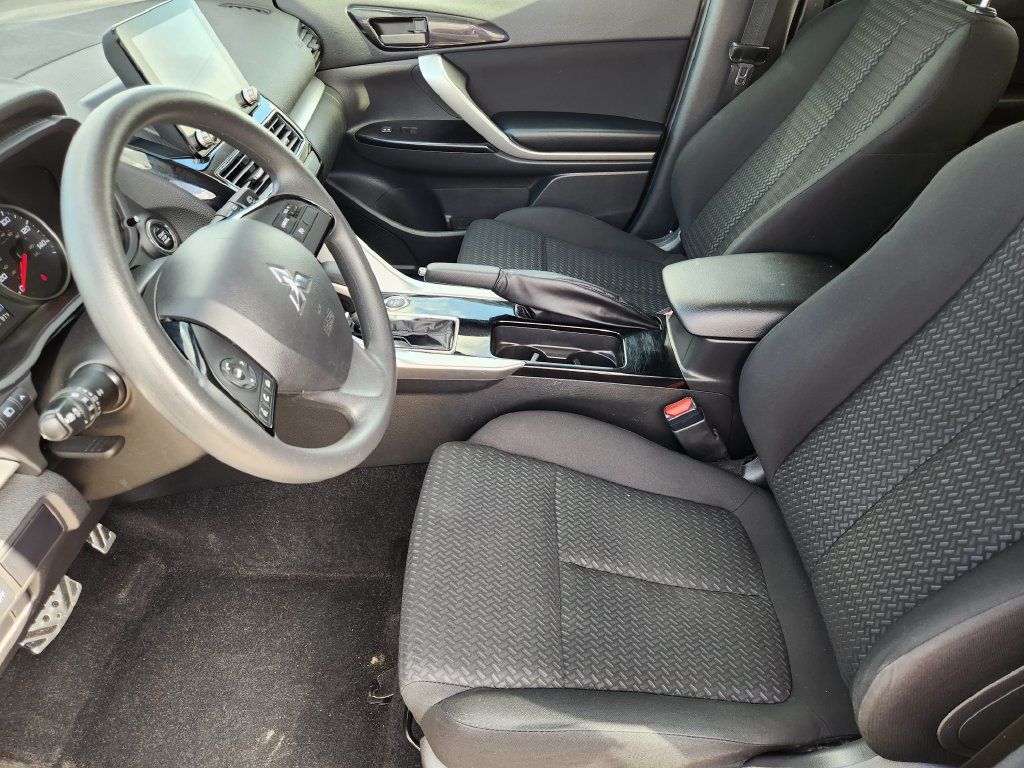 Used 2024 Mitsubishi Eclipse Cross LE AWD/4WD image 9