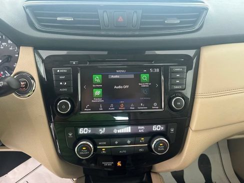 Used 2018 Nissan Rogue SL w/ Premium Package AWD/4WD image 5