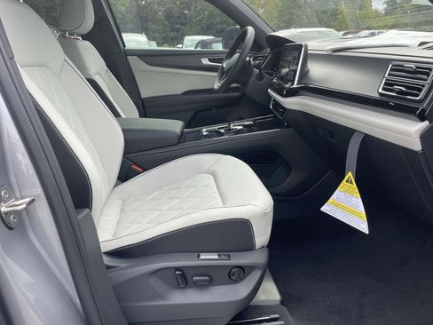 New 2026 Volkswagen Atlas Cross Sport SEL Premium R-Line AWD/4WD image 8