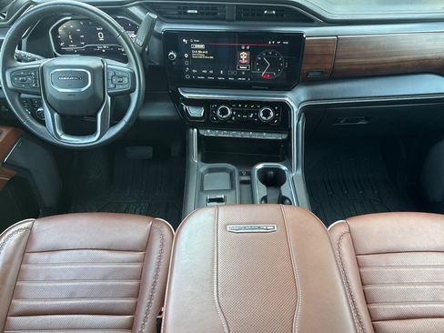 Used 2024 GMC Sierra 3500 Denali Ultimate AWD/4WD image 14