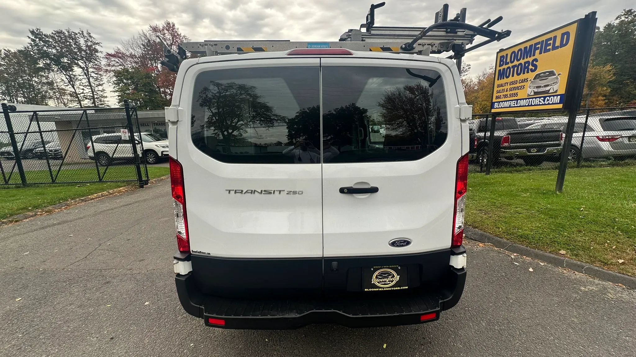 Used 2019 Ford Transit 250 130 Low Roof RWD image 6