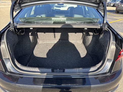 Used 2024 Volkswagen Jetta SE image 8