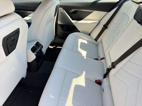 Used 2026 BMW 530i w/ Premium Package RWD image 22