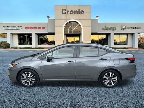 Used 2023 Nissan Versa SV image 6