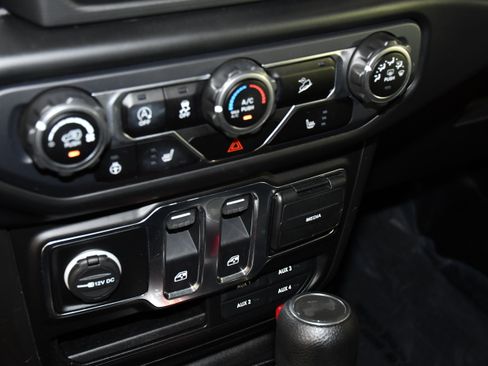 Used 2020 Jeep Wrangler Sport AWD/4WD image 21