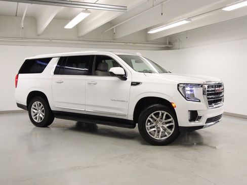 Used 2023 GMC Yukon XL SLT image 4