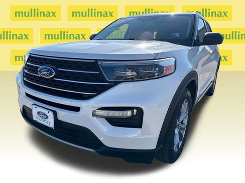 Used 2020 Ford Explorer XLT w/ Equipment Group 202A image 10