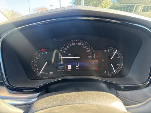 Used 2018 Cadillac XT5 Luxury w/ Driver Awareness Package AWD/4WD image 23