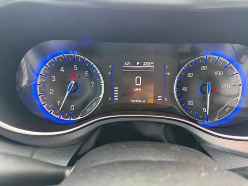 Used 2019 Chrysler Pacifica Touring Plus w/ S Appearance Package FWD image 14