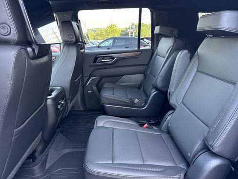 New 2026 GMC Yukon XL Denali w/ Denali Reserve Package AWD/4WD image 6