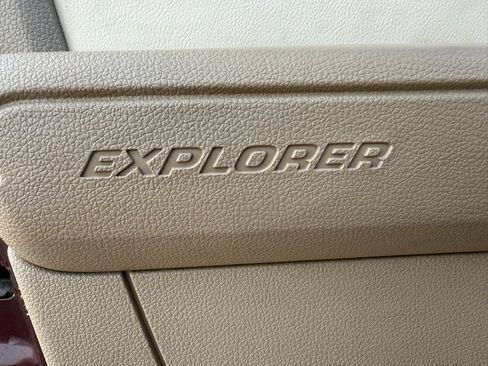 Used 2007 Ford Explorer Sport Trac Limited image 16