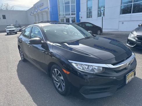 Used 2018 Honda Civic EX image 9