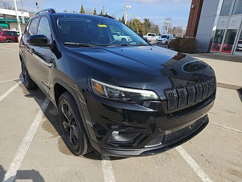 Certified 2023 Jeep Cherokee Altitude Lux image 3