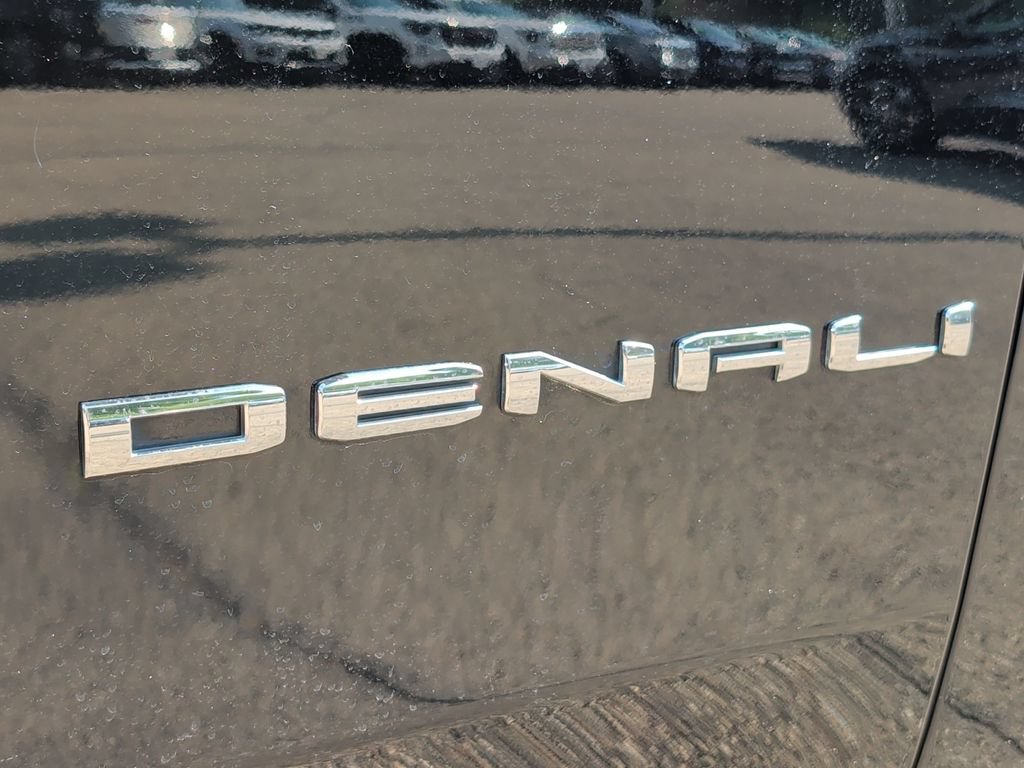 Used 2025 GMC Yukon XL Denali AWD/4WD image 42