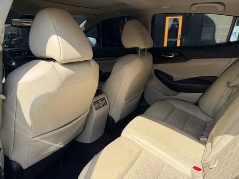 Used 2016 Nissan Maxima Platinum FWD image 6