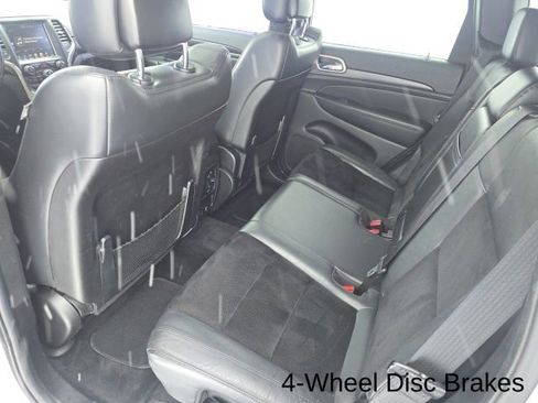 Used 2014 Jeep Grand Cherokee Altitude image 25