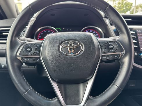 Used 2018 Toyota Camry XSE image 22