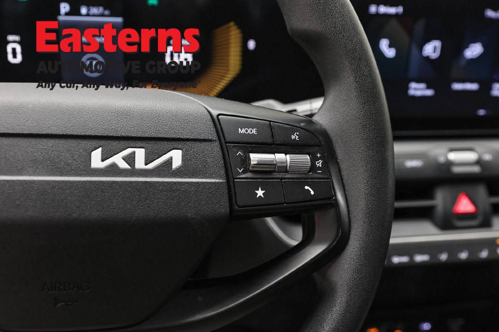 Used 2025 Kia K4 FWD image 16