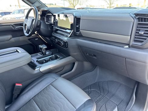 Used 2022 Chevrolet Silverado 1500 ZR2 w/ Technology Package image 40