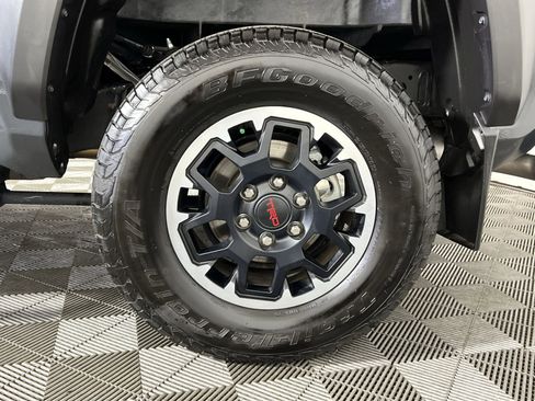 Used 2024 Toyota Tacoma TRD Off-Road image 12