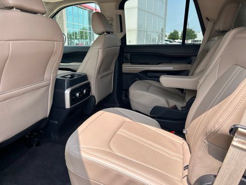 Used 2024 Ford Expedition Limited RWD image 19