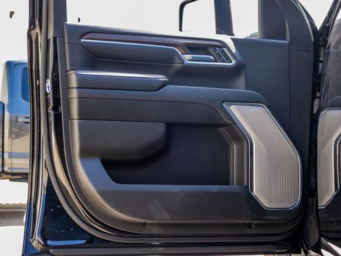 Used 2024 Chevrolet Silverado 3500 High Country w/ Technology Package image 36