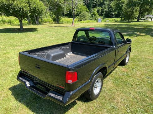 Used 1994 Chevrolet S10 Pickup 2WD Regular Cab image 23