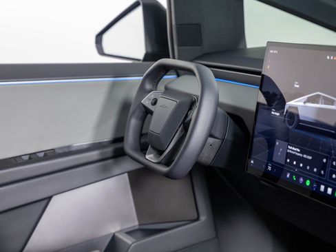 Used 2024 Tesla Cybertruck AWD Crew Cab image 24