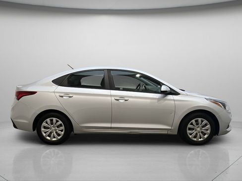 Used 2019 Hyundai Accent SE FWD image 7