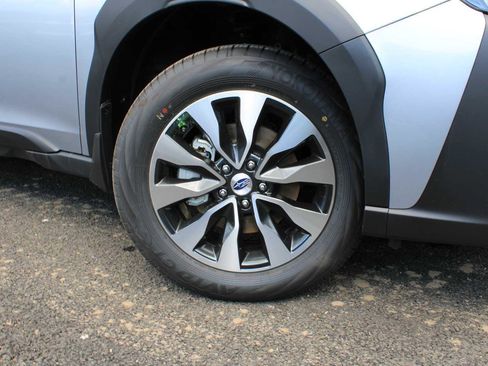 New 2025 Subaru Outback Limited image 13