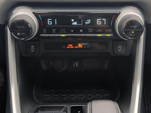 Used 2024 Toyota RAV4 XLE FWD image 20