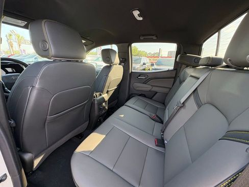 New 2026 Chevrolet Colorado ZR2 AWD/4WD image 15
