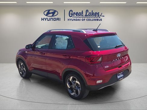 Certified 2024 Hyundai Venue SEL FWD image 3
