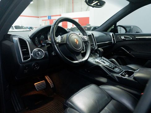 Used 2014 Porsche Cayenne GTS AWD/4WD image 18