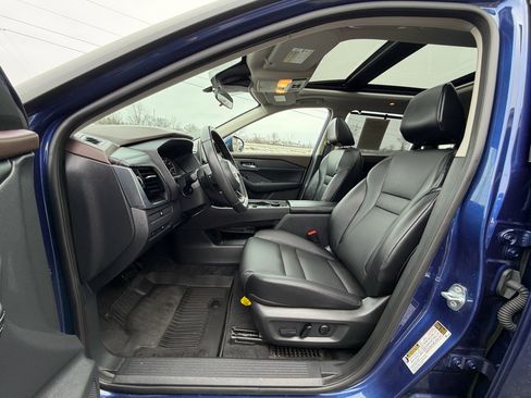 Used 2022 Nissan Rogue SV w/ SV Premium Package image 10