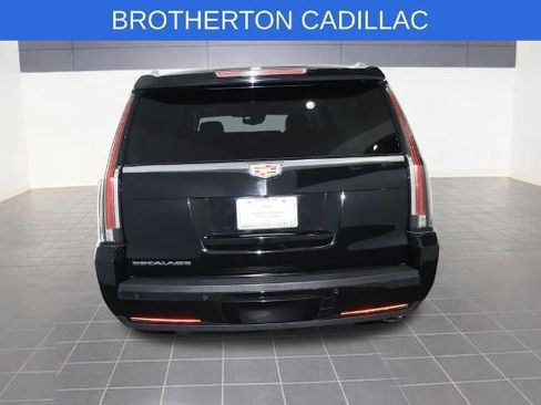 Used 2016 Cadillac Escalade ESV Premium AWD/4WD image 4
