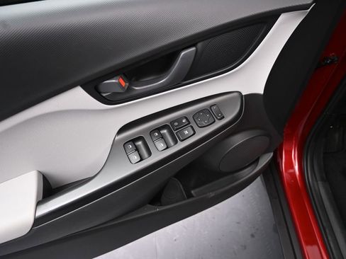 Used 2023 Hyundai Kona SEL w/ Winter Weather Package image 21