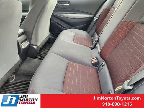 Used 2025 Toyota Corolla SE w/ SE Premium Package FWD image 31