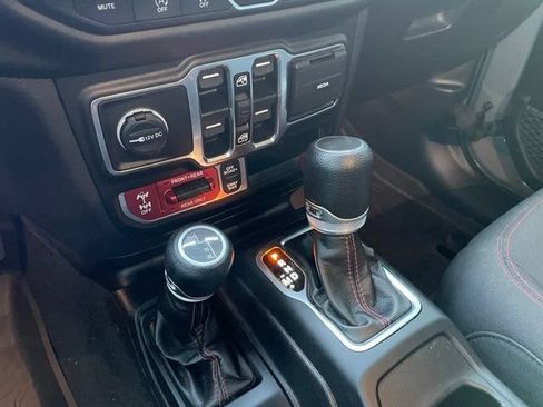 Used 2023 Jeep Wrangler Unlimited Rubicon AWD/4WD image 21